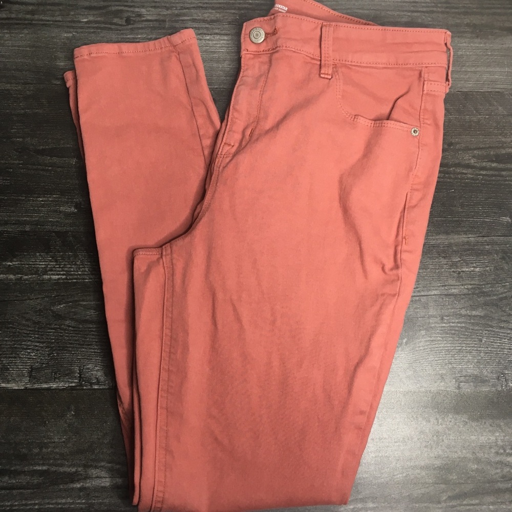🐙 Old Navy Rockstar Super Skinny Jeans